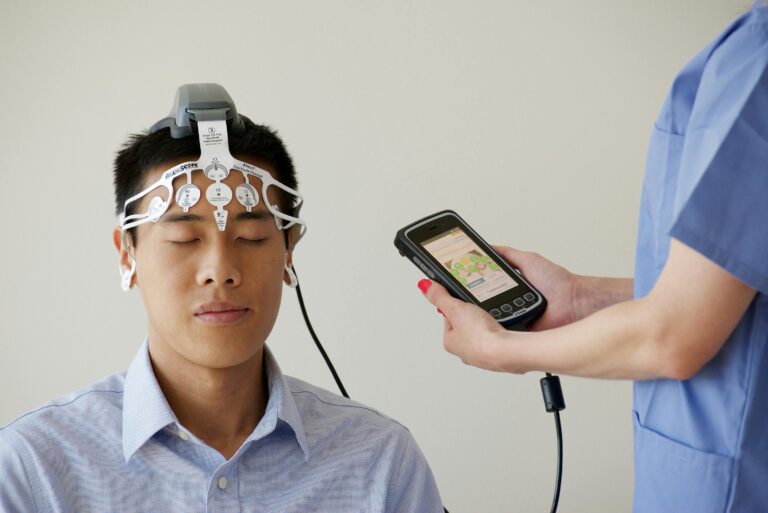 Brain stimulation study links synchronized activity to more generous choices
