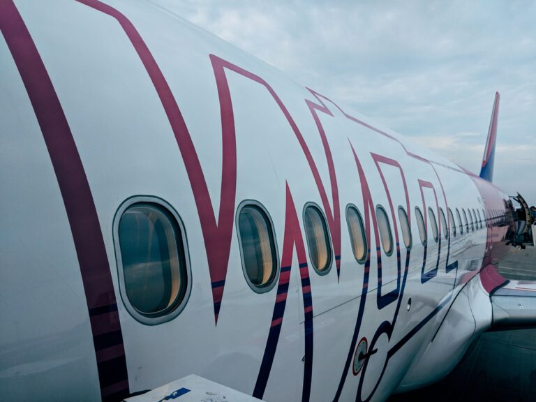 Wizz Air to equip entire fleet with Starlink in‑flight internet by 2027